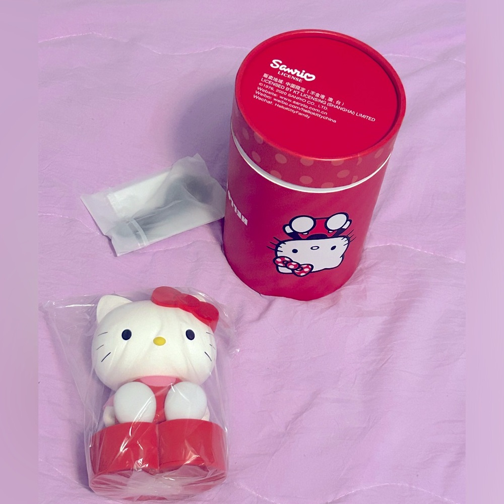 Hello Kitty Speaker with Heart Storage Drawer